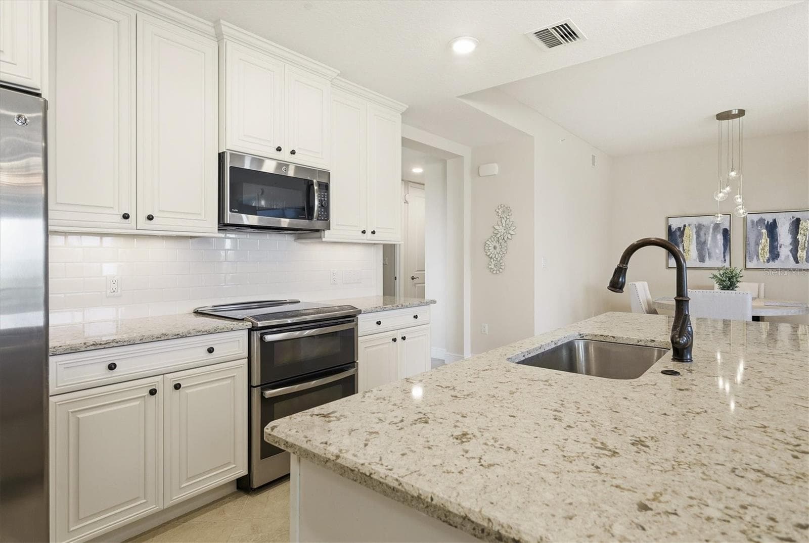 Condominium at 395 ARUBA CIR #303, BRADENTON, photo 13 of 51
