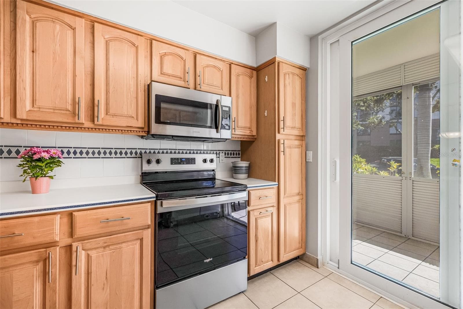 Condominium at 615 10TH AVE NE #1, ST PETERSBURG, photo 17 of 34