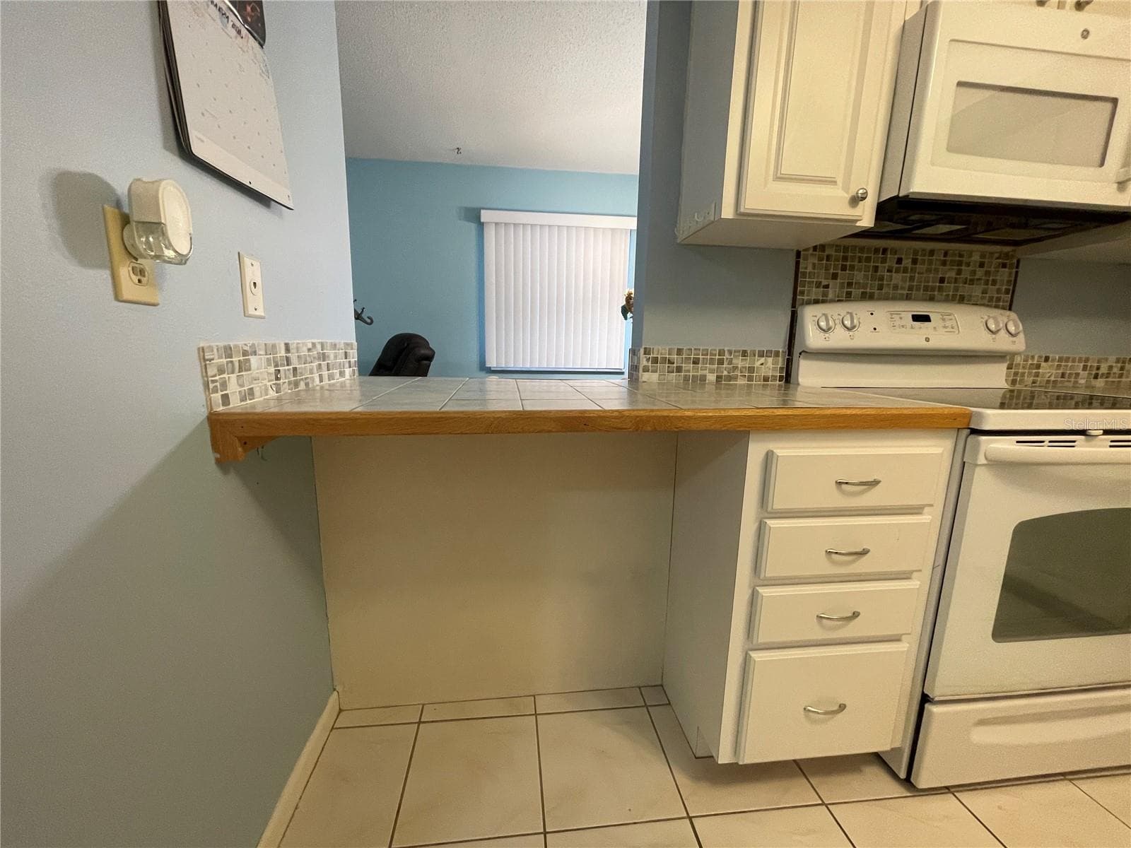 Condominium at 625 MIDWAY DR #A, OCALA, photo 7 of 39