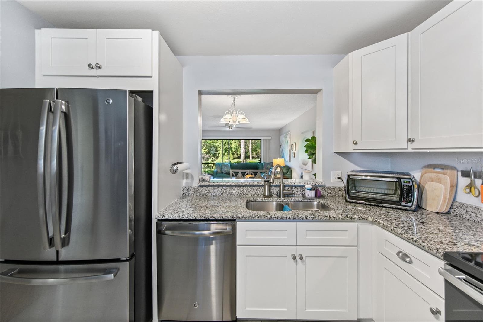 Condominium at 611 WOODLAWN DR #611, BRADENTON, photo 8 of 28
