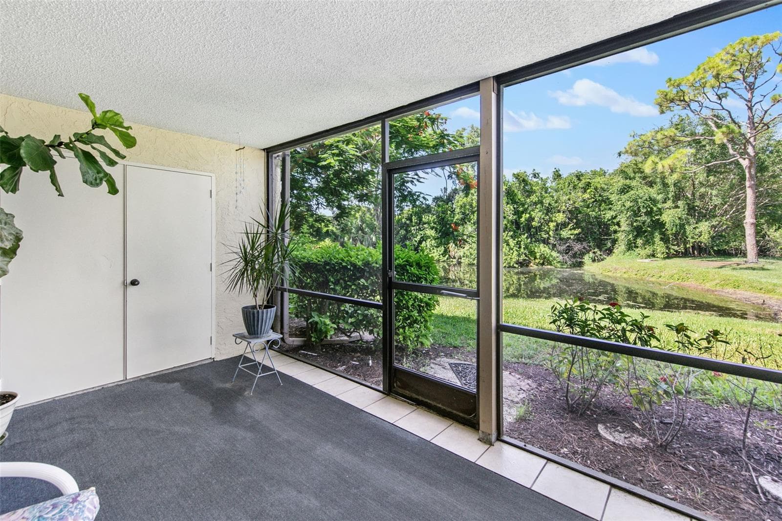 Condominium at 611 WOODLAWN DR #611, BRADENTON, photo 14 of 28