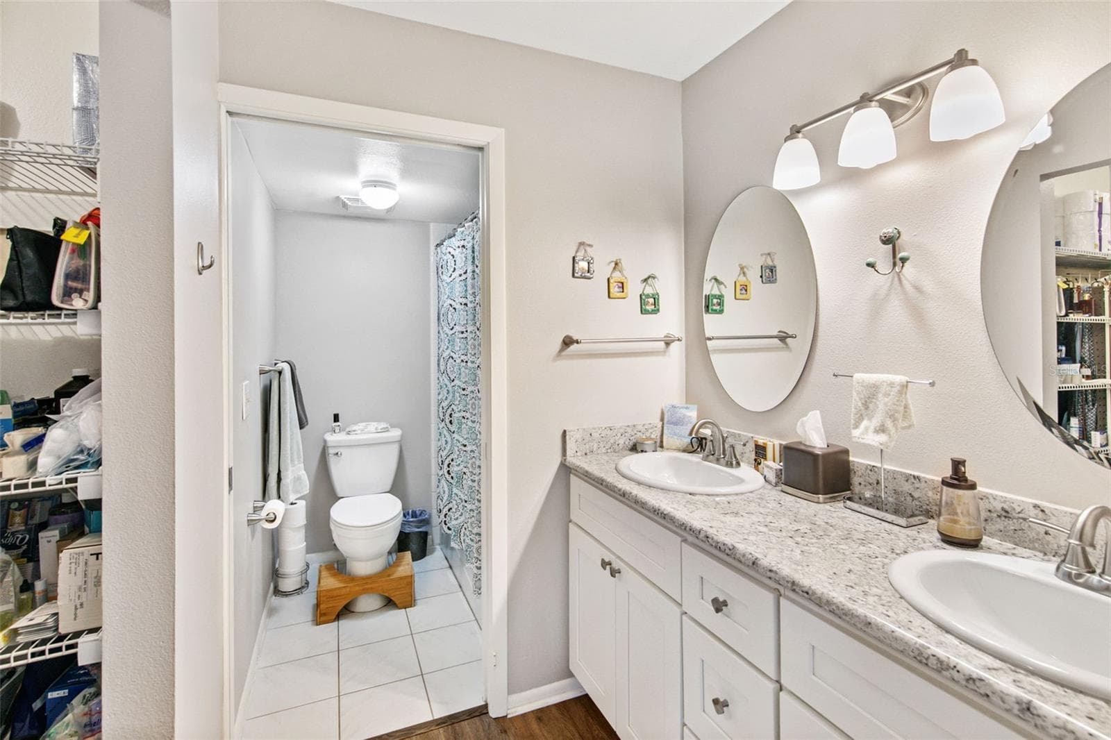 Primary bedroom ensuite - 611 WOODLAWN DR #611, BRADENTON