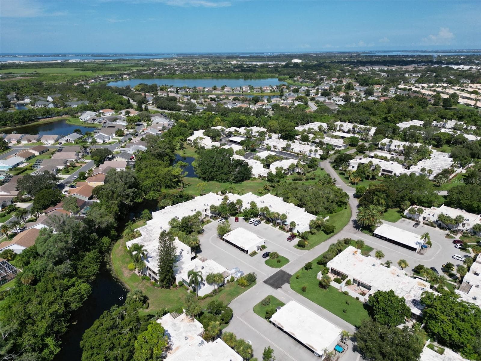 Condominium at 611 WOODLAWN DR #611, BRADENTON, photo 24 of 28
