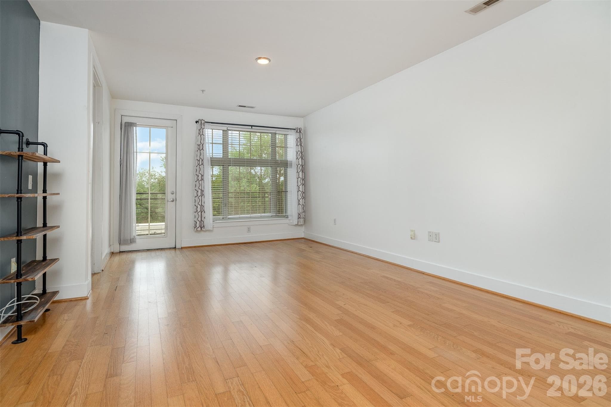 Condominium at 1101 W 1st Street, Charlotte, photo 3 of 40