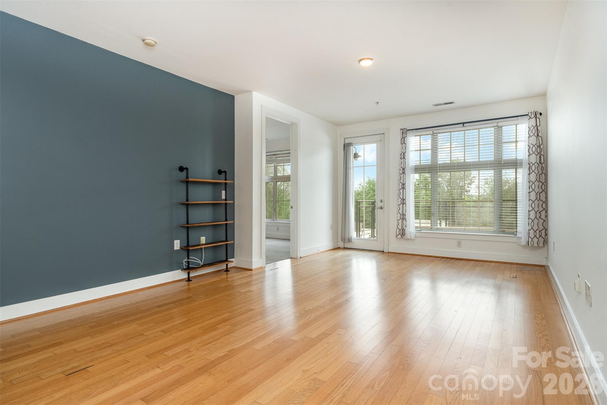 Condominium at 1101 W 1st Street, Charlotte, photo 5 of 40