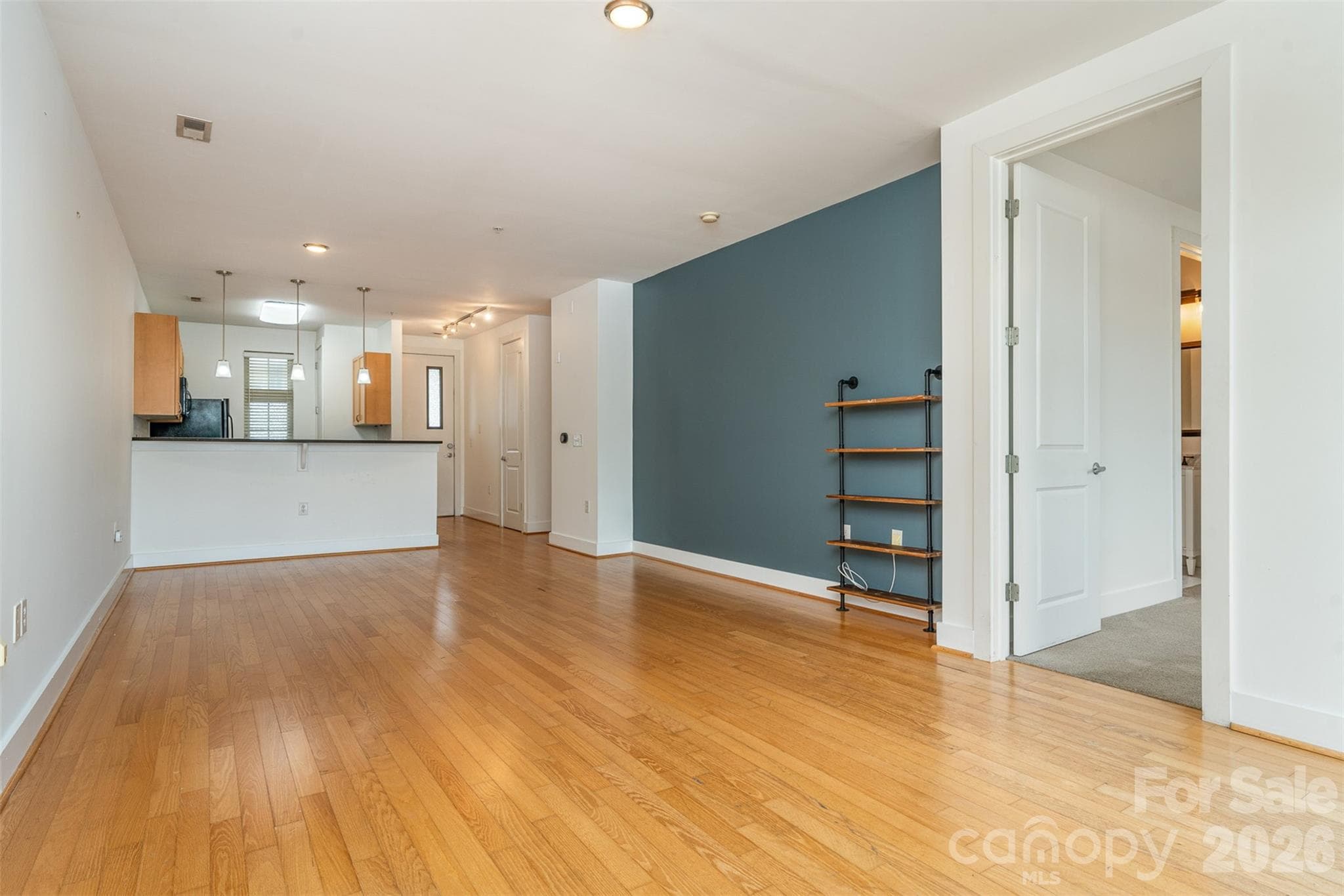 Condominium at 1101 W 1st Street, Charlotte, photo 7 of 40