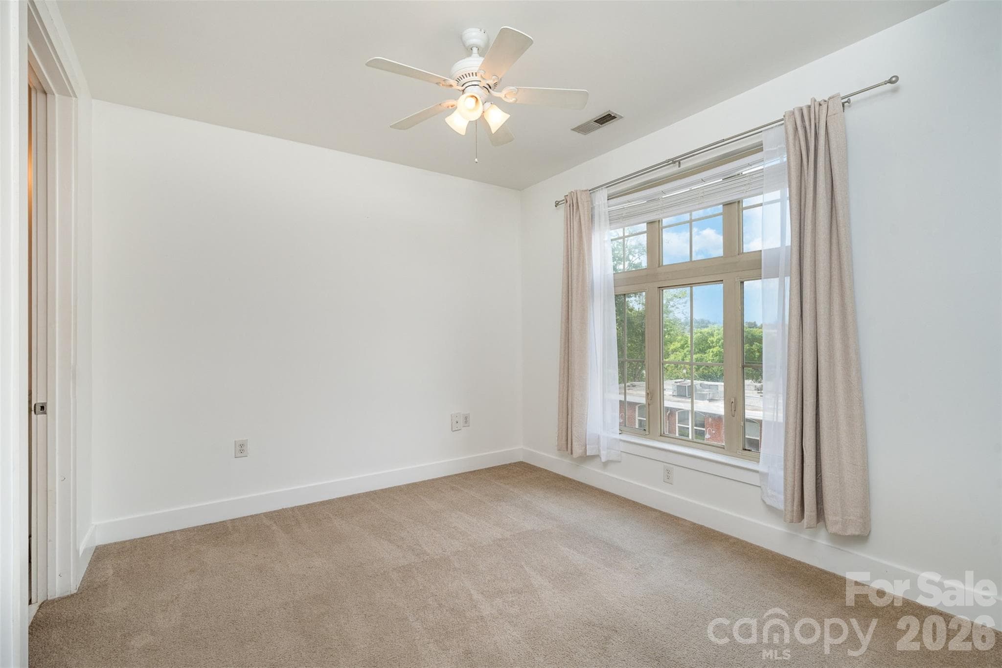 Condominium at 1101 W 1st Street, Charlotte, photo 14 of 40