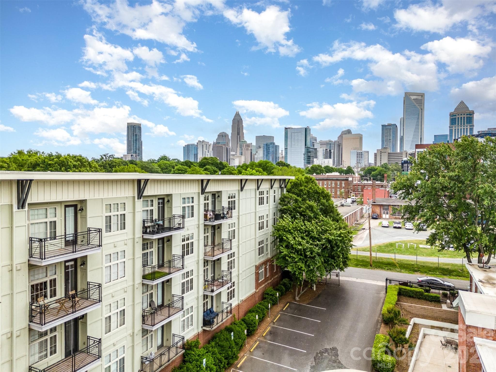 Condominium at 1101 W 1st Street, Charlotte, photo 36 of 40