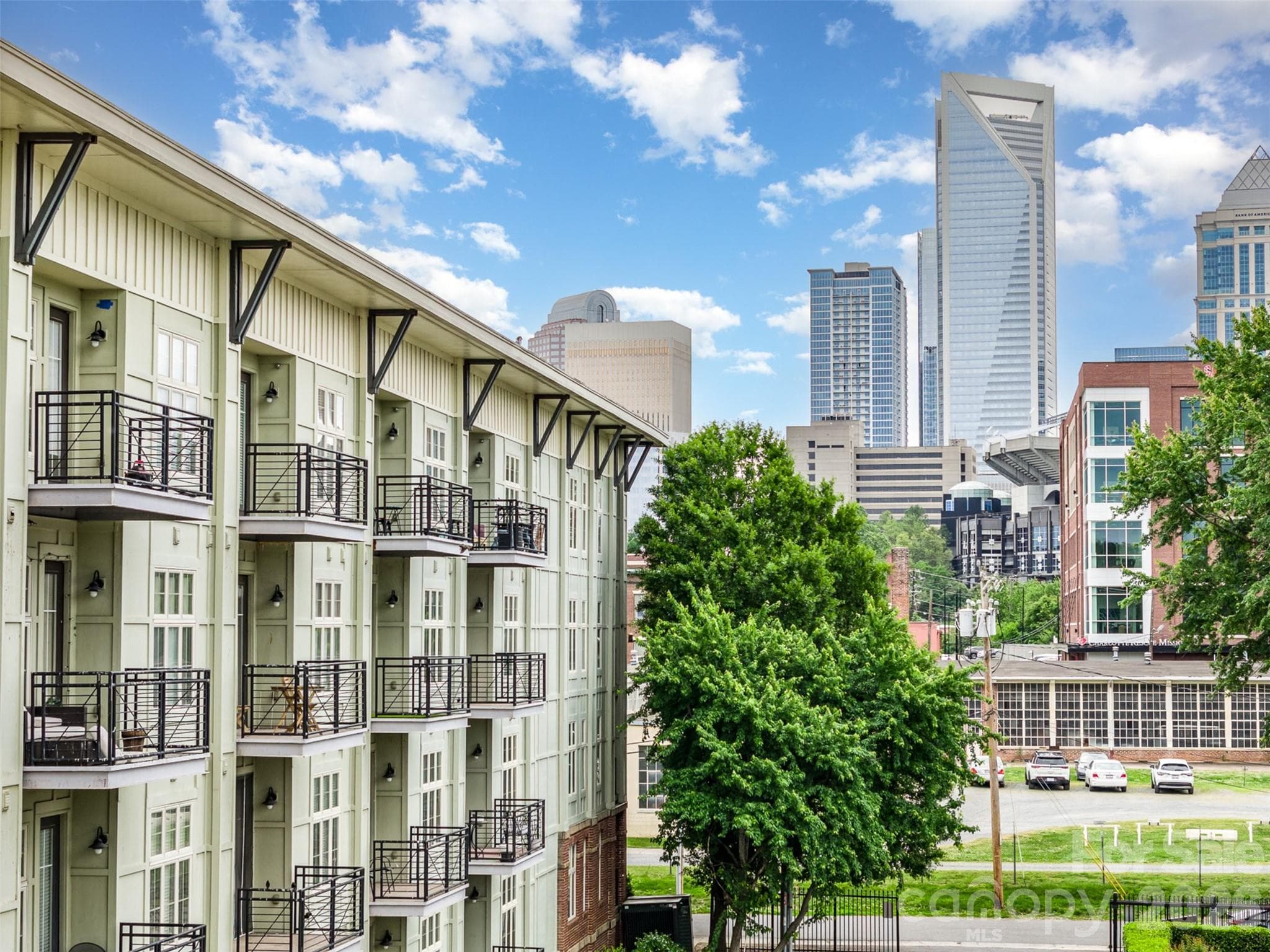 Condominium at 1101 W 1st Street, Charlotte, photo 39 of 40