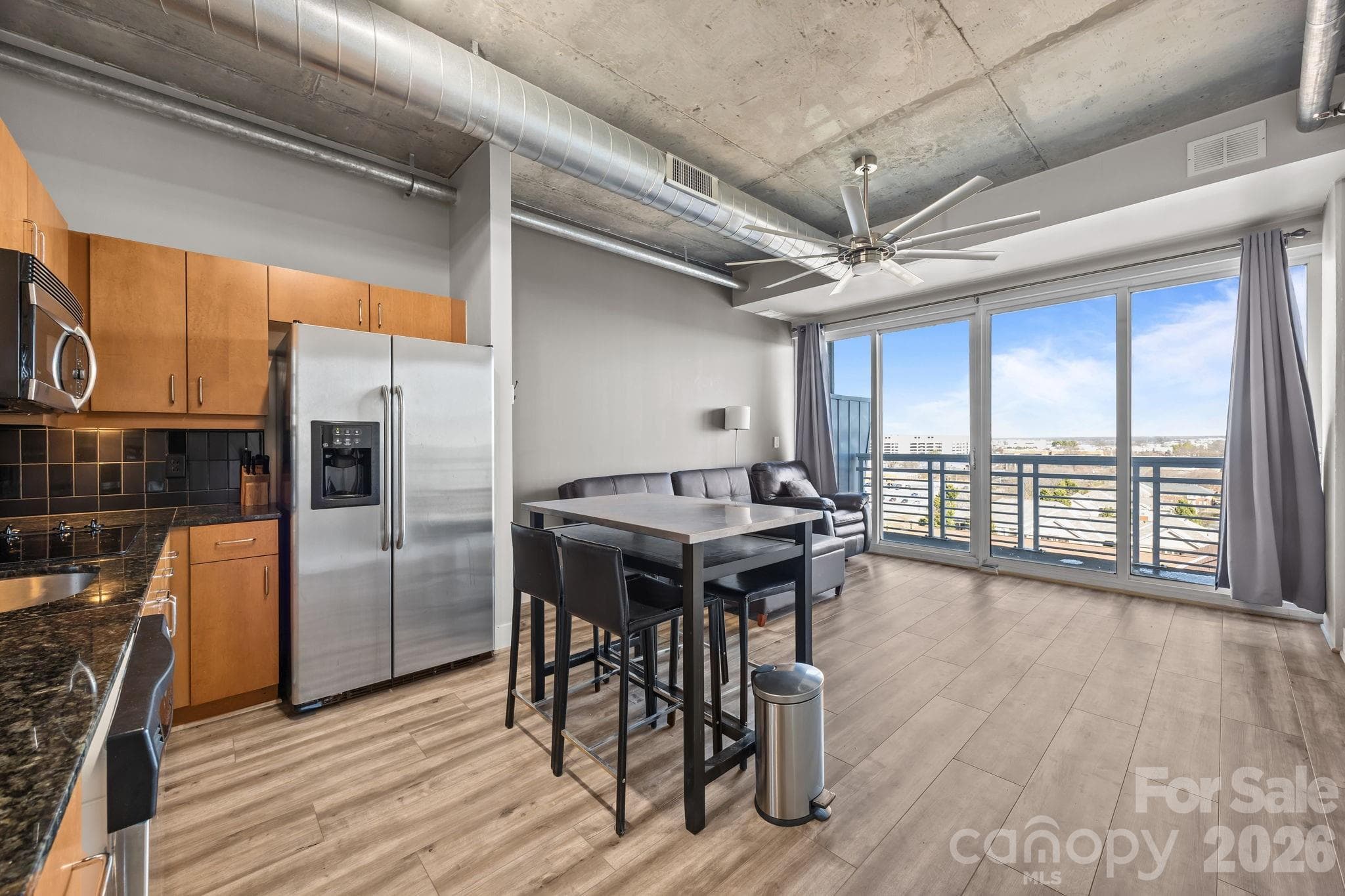 Condominium at 505 E 6th Street, Charlotte, photo 3 of 18