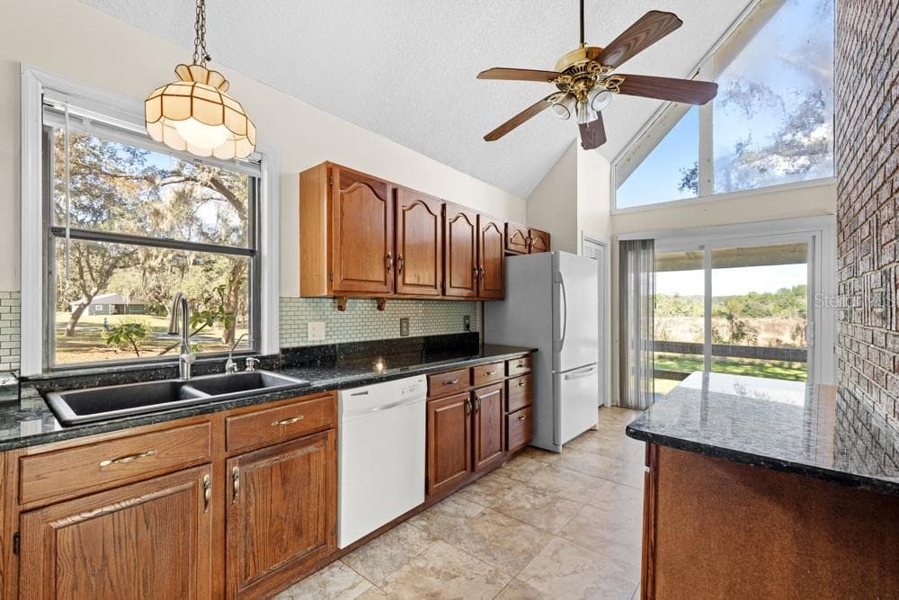 Single Family Residence at 19621 LAKE LINCOLN LN, EUSTIS, photo 9 of 79