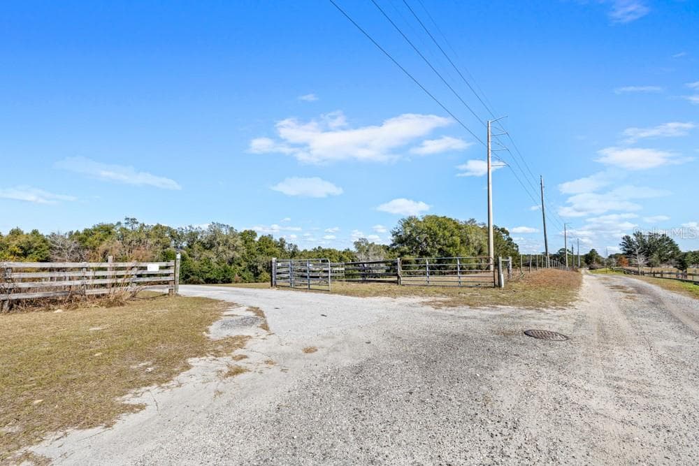 Single Family Residence at 19621 LAKE LINCOLN LN, EUSTIS, photo 48 of 79