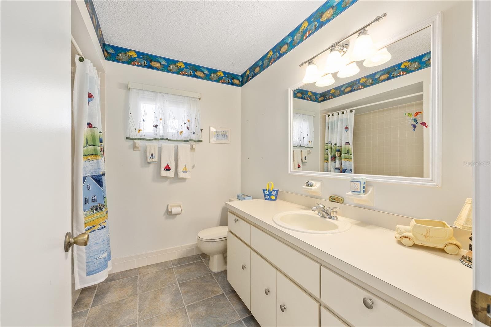 Guest Bathroom - 10319 SE 177TH PL, SUMMERFIELD