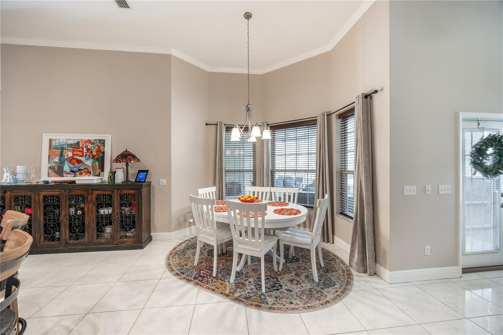 Breakfast Nook - 163 NW AMBER CT, LAKE CITY