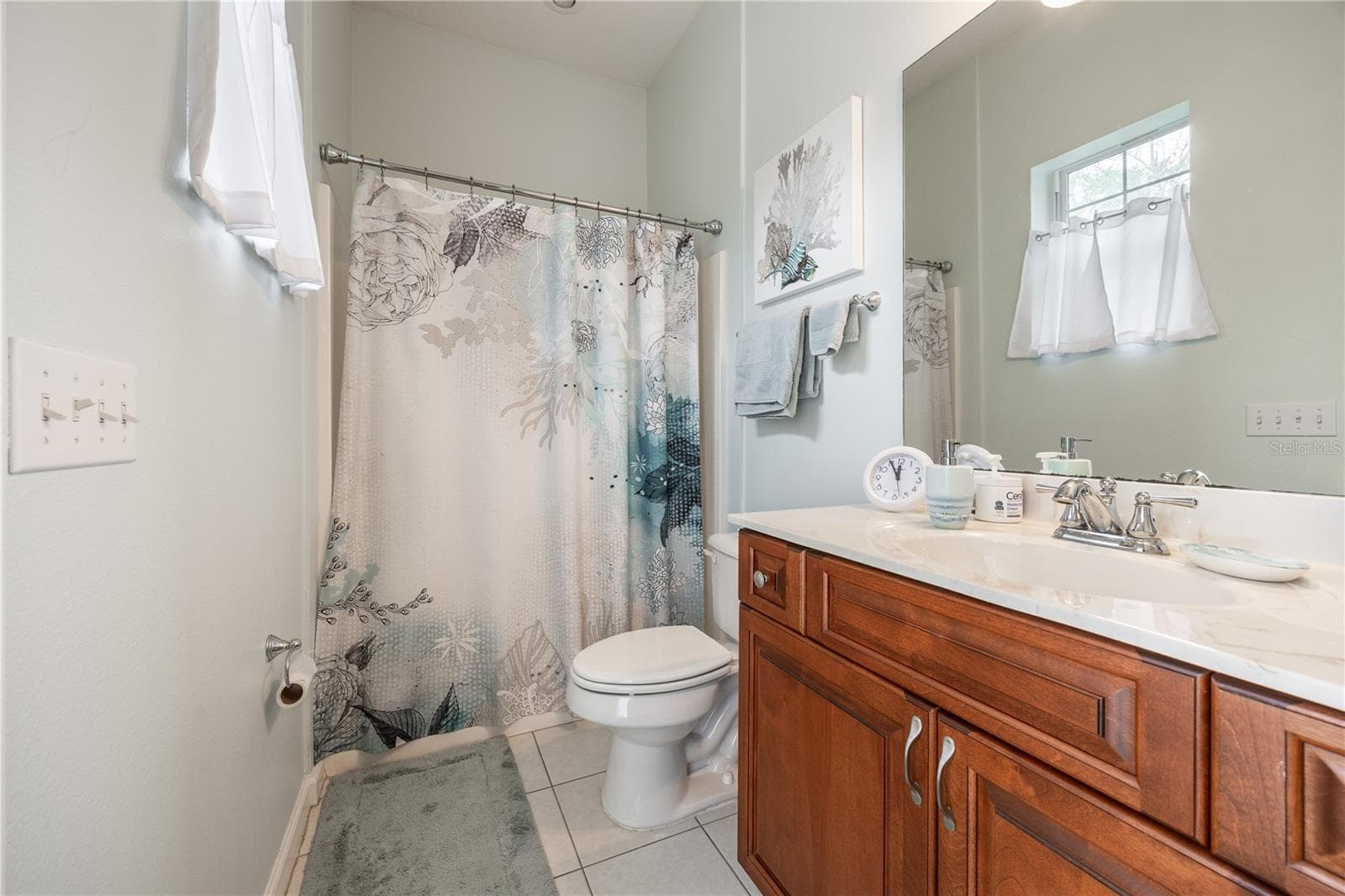Guest Bathroom - 163 NW AMBER CT, LAKE CITY