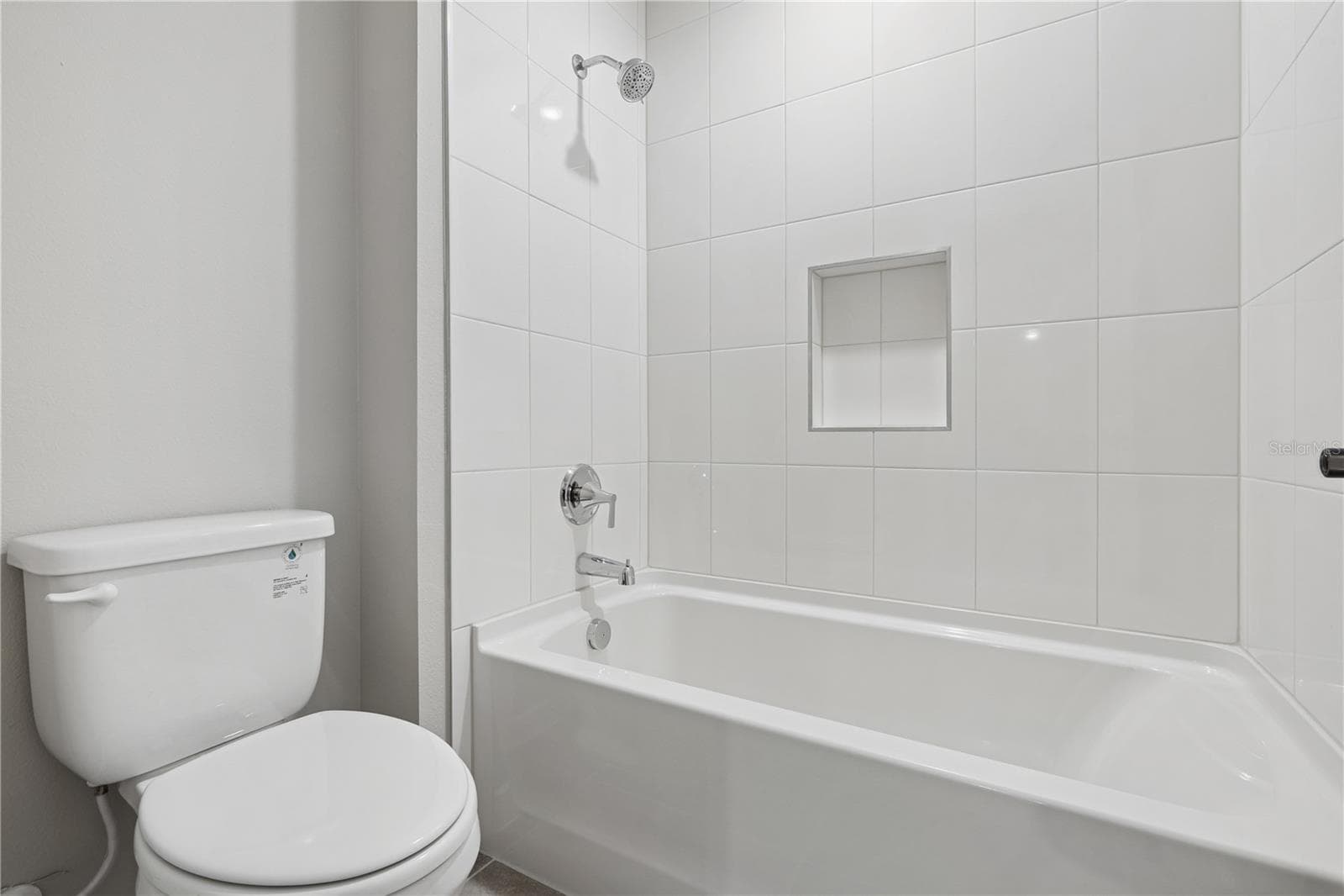 Tiled Bath - 4480 NW 37TH STREET RD, OCALA