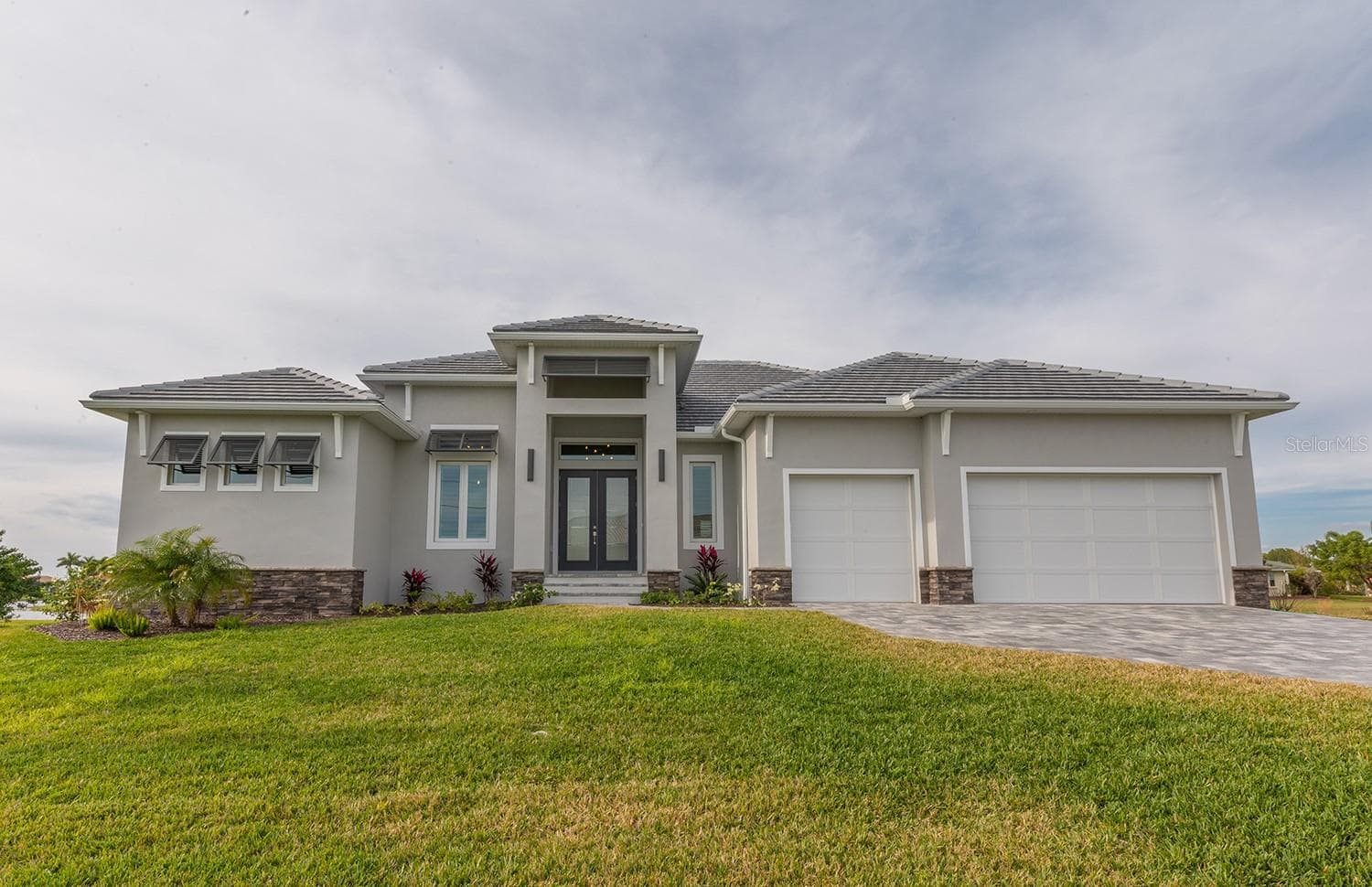 3880 BORDEAUX DR