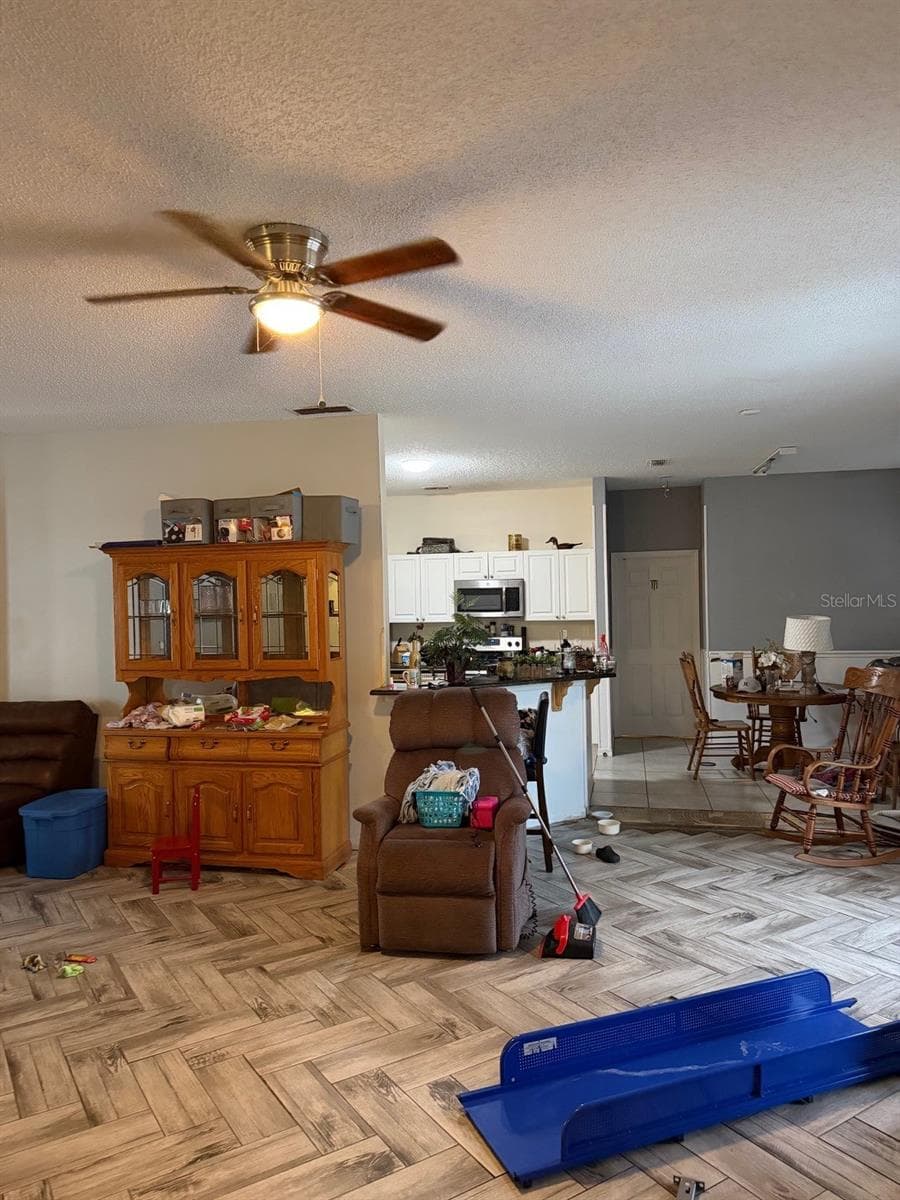 Single Family Residence at 2904 JUNIPER DR, EDGEWATER, photo 8 of 9