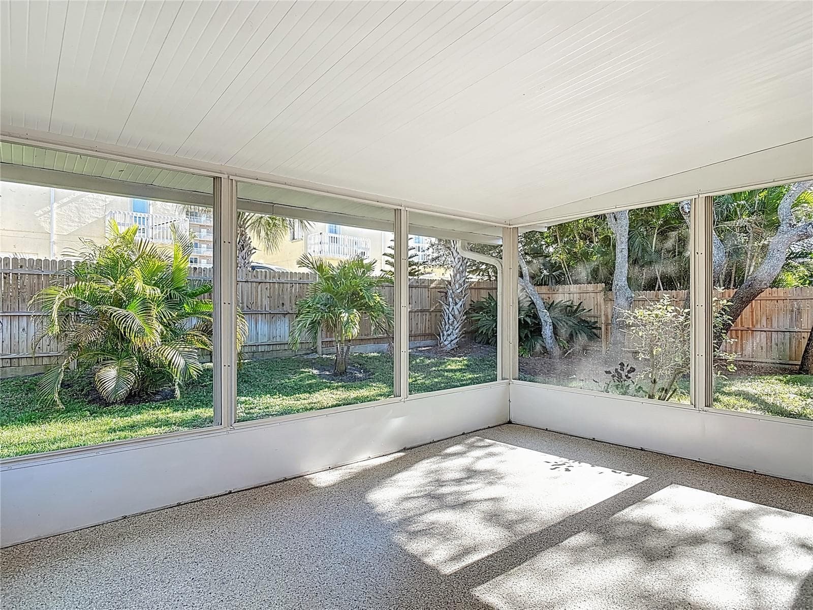 screened porch - 4761 RIVERGLEN BLVD, PONCE INLET