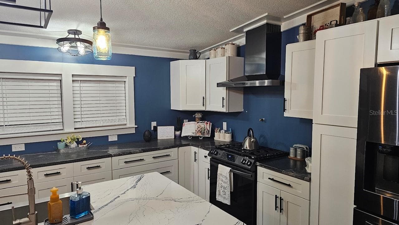 Manufactured Home at 42349 FONSECA LN, DELAND, photo 8 of 16