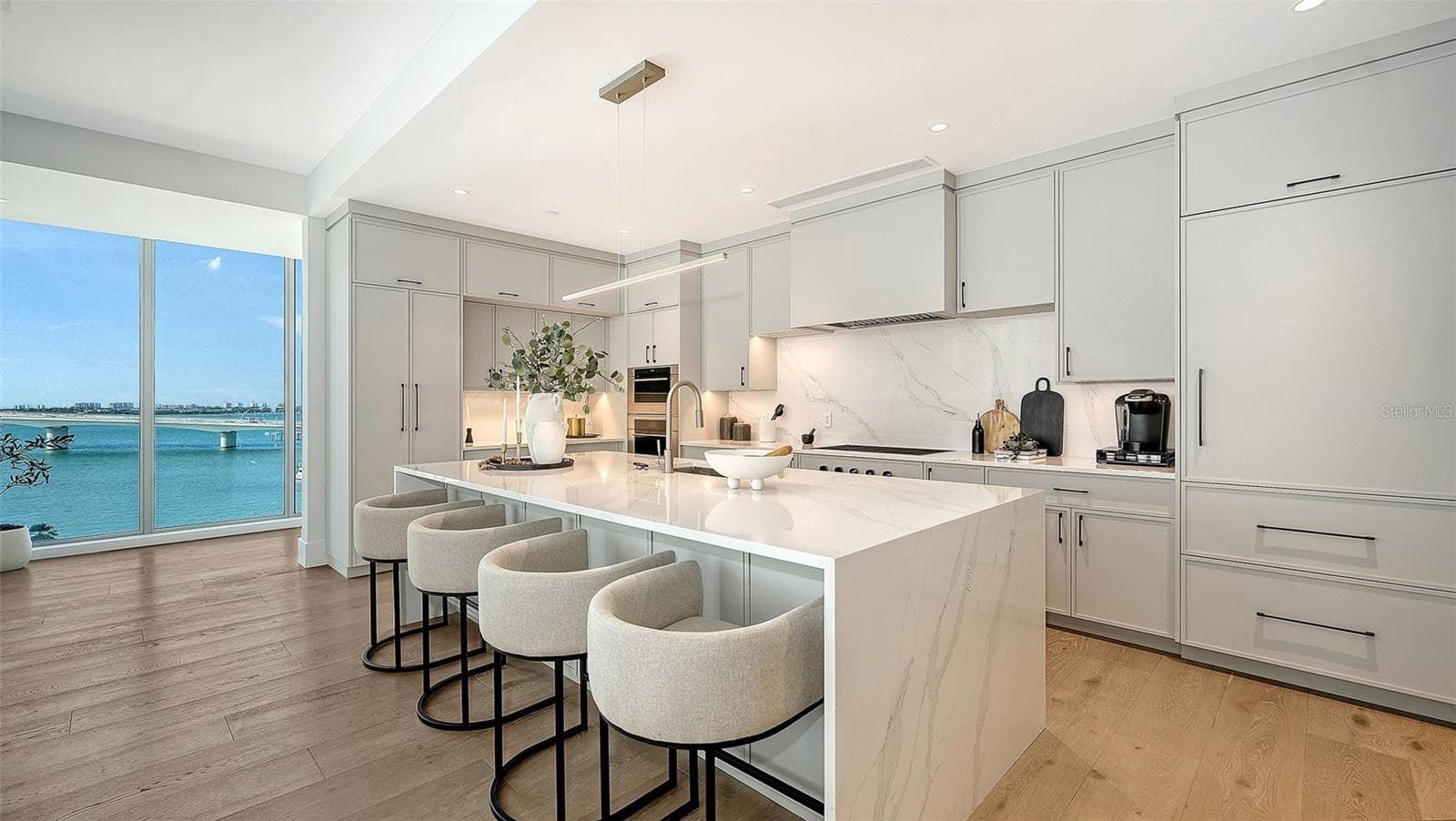 Large Kitchen w/ Island - 253 GOLDEN GATE POINT #703, SARASOTA
