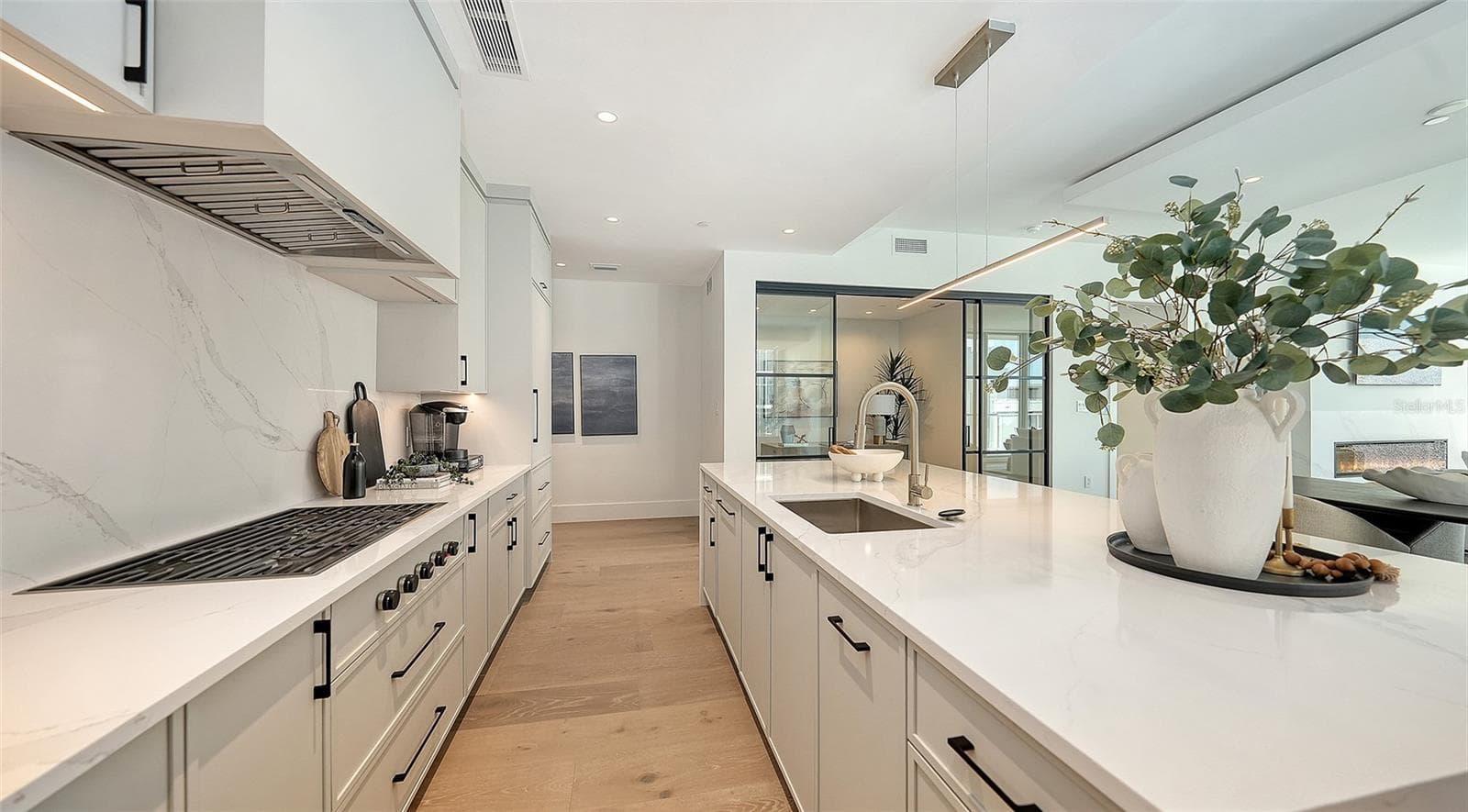 Condominium at 253 GOLDEN GATE POINT #703, SARASOTA, photo 16 of 51