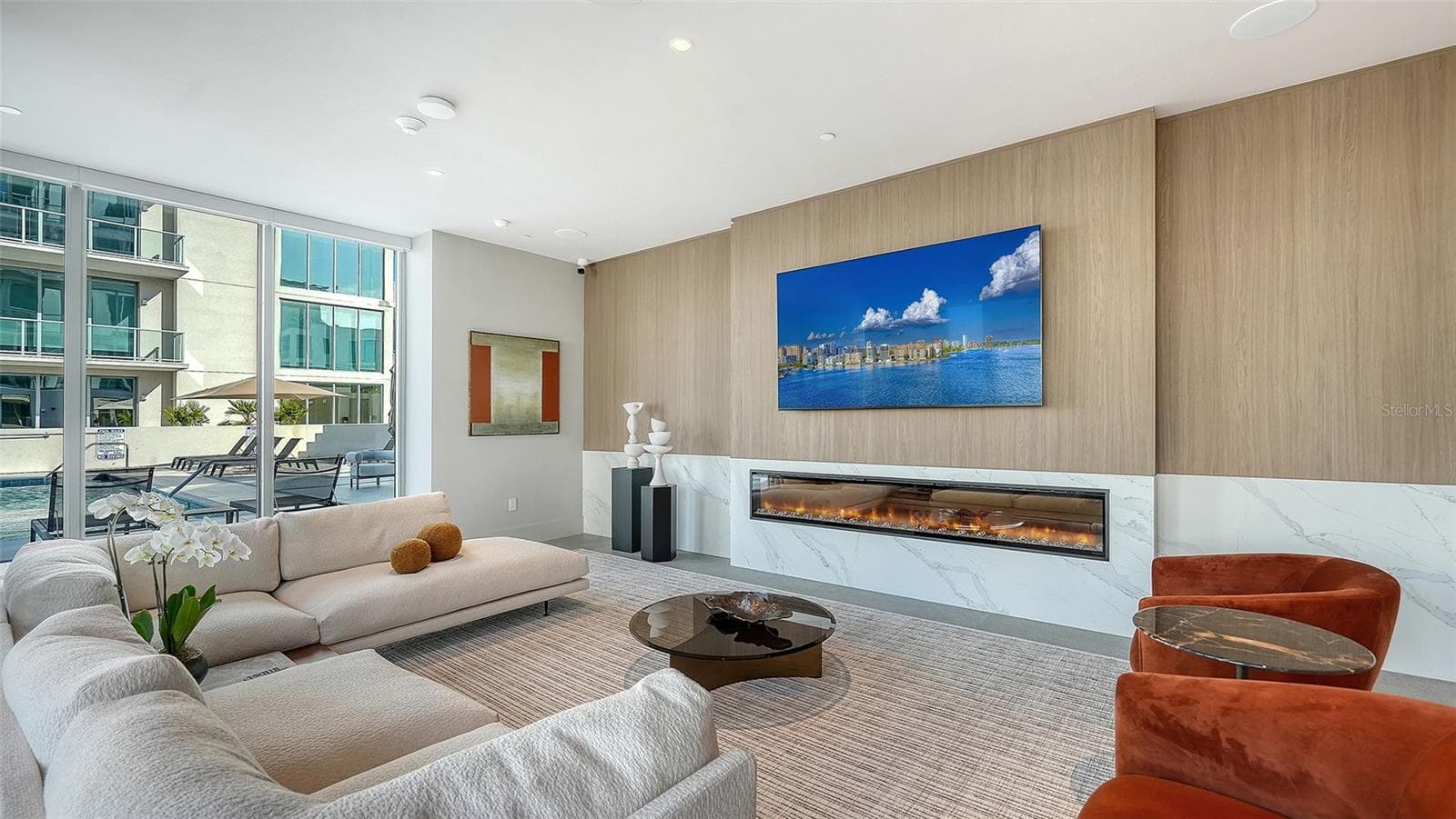 Owners Lounge - 253 GOLDEN GATE POINT #703, SARASOTA