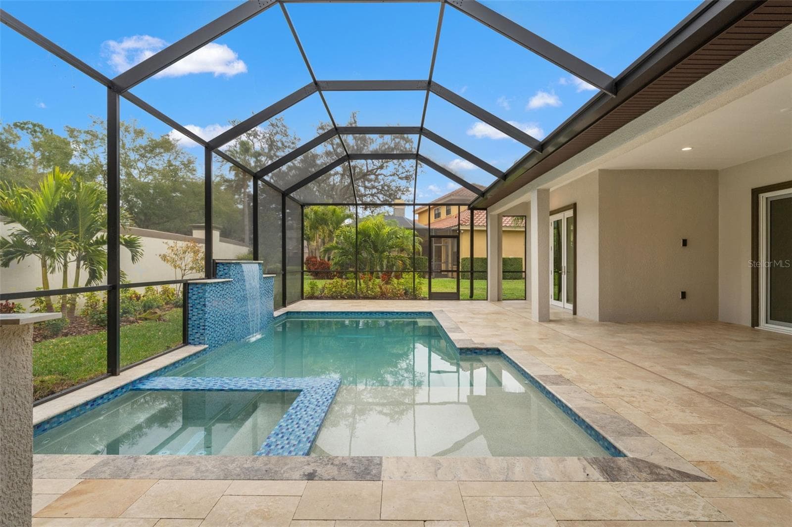 Gorgeous Pool/spa with Travertine stones. - 10700 PONTOFINO CIR, TRINITY