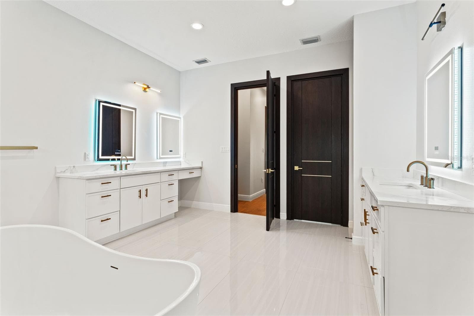 Single Family Residence at 10700 PONTOFINO CIR, TRINITY, photo 32 of 85