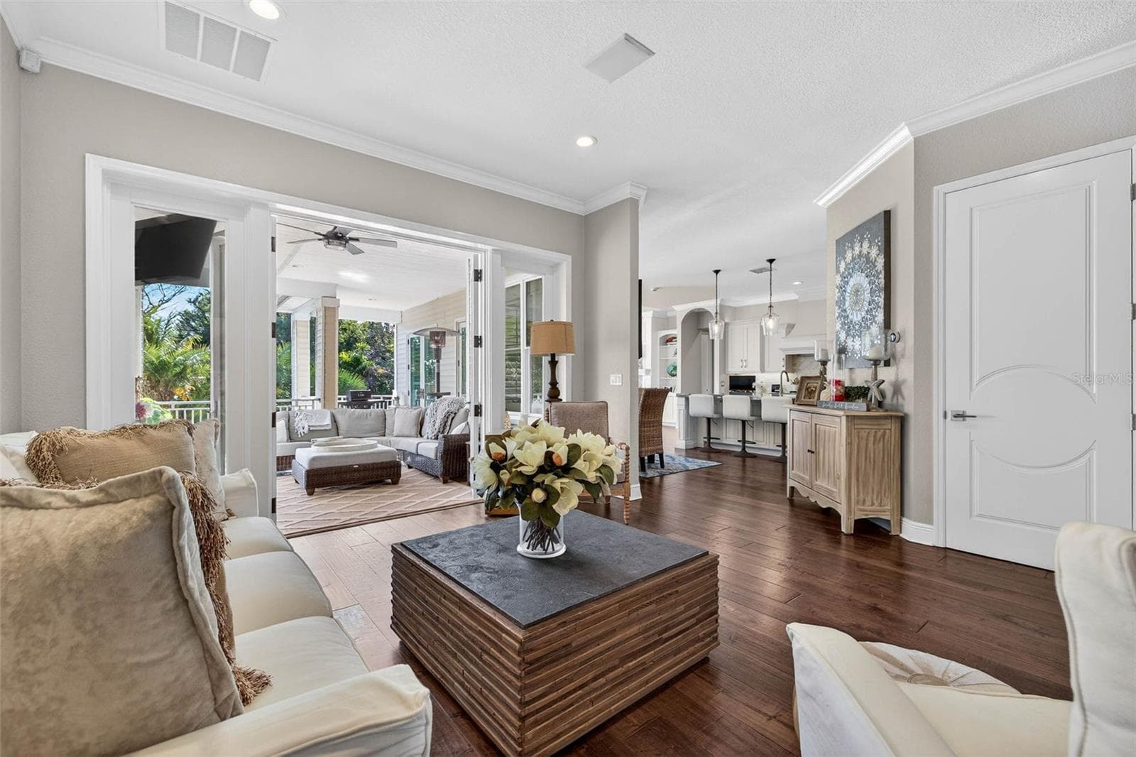 Living Room - 1581 ALEXANDER RD, BELLEAIR