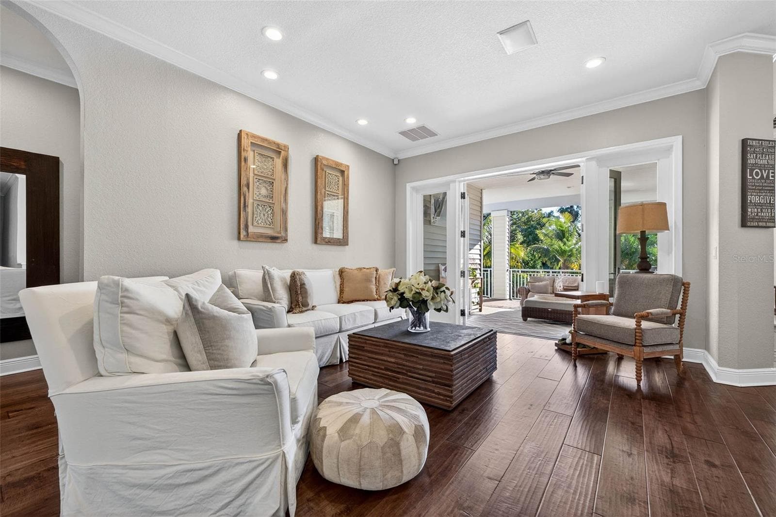 Living Room - 1581 ALEXANDER RD, BELLEAIR