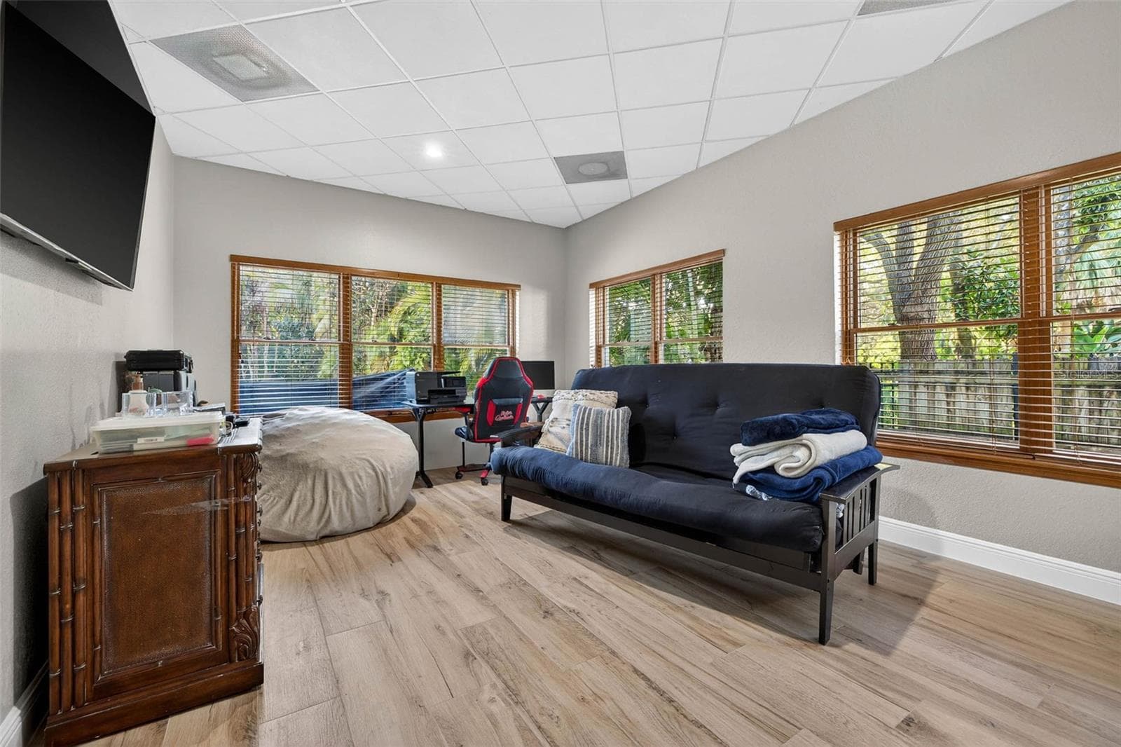 Guest Bedroom - 1581 ALEXANDER RD, BELLEAIR