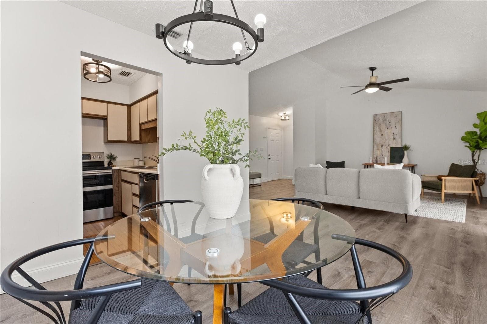 Condominium at 494 W PAR ST, ORLANDO, photo 10 of 28