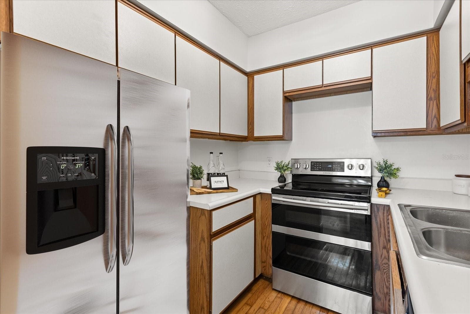 Condominium at 494 W PAR ST, ORLANDO, photo 12 of 28