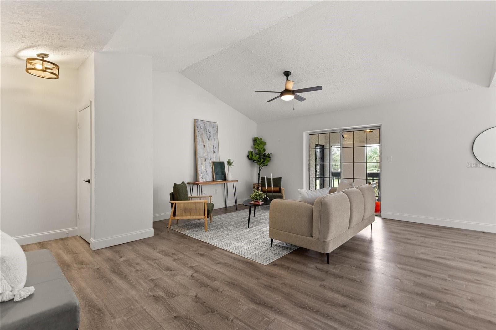 Condominium at 494 W PAR ST, ORLANDO, photo 18 of 28