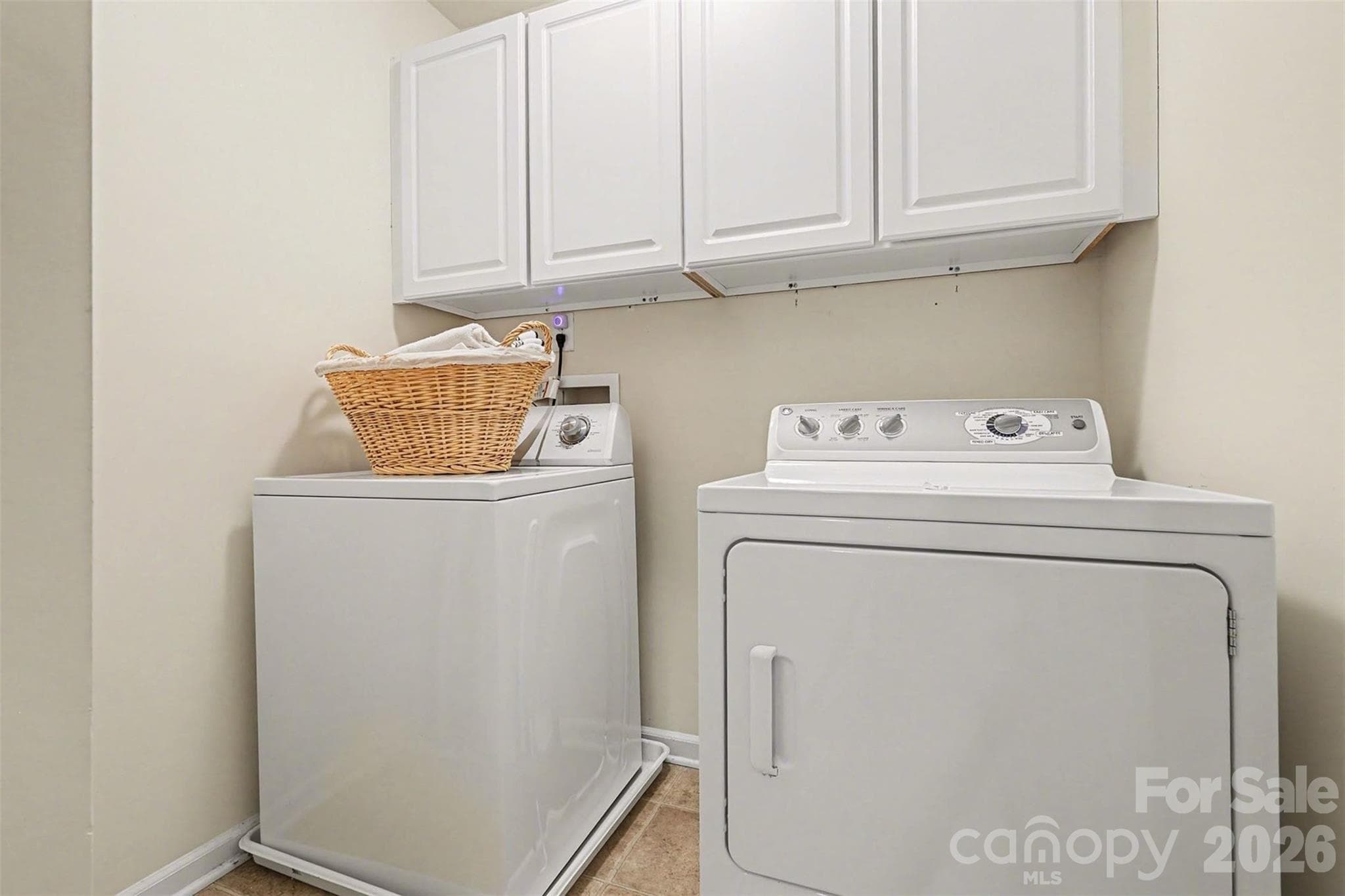 Townhouse at 14262 Tamarack Drive, Charlotte, photo 16 of 18