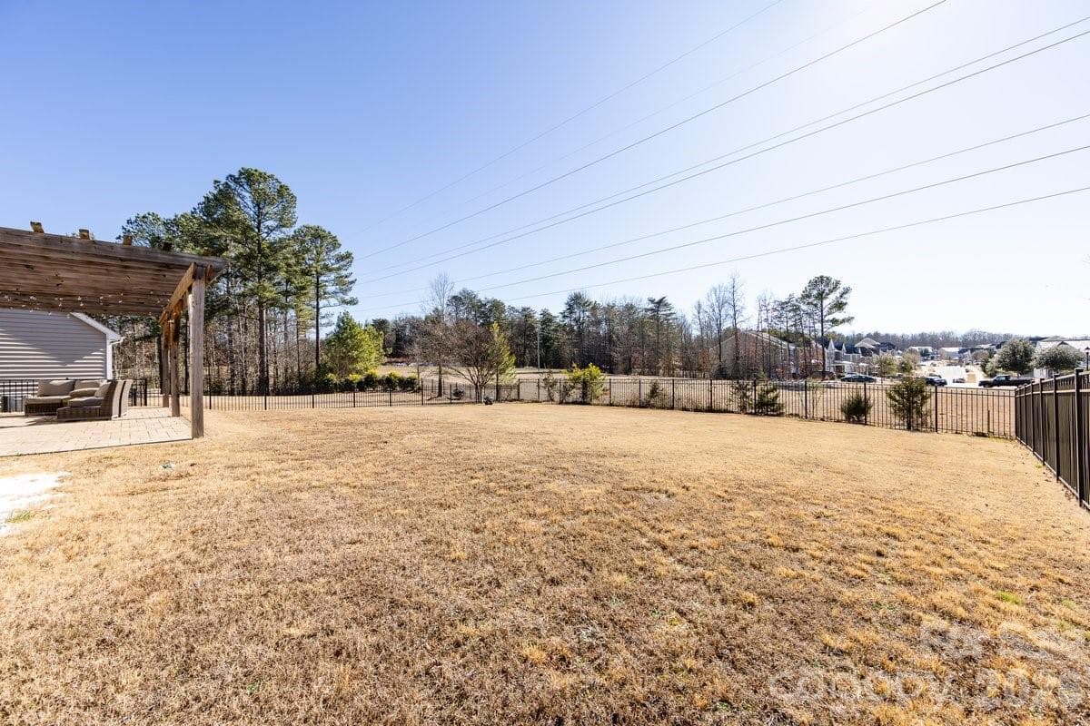 Huge Fenced Backyard - 8931 Happiness Road, Harrisburg