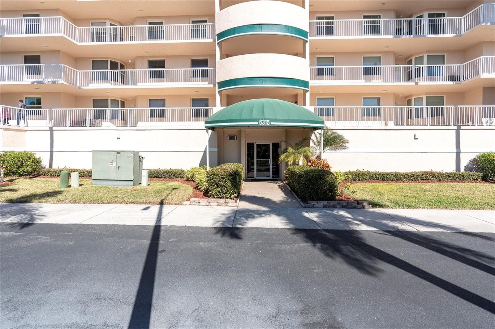 Condominium at 6315 SHORELINE DR #3307, SEMINOLE, photo 2 of 41