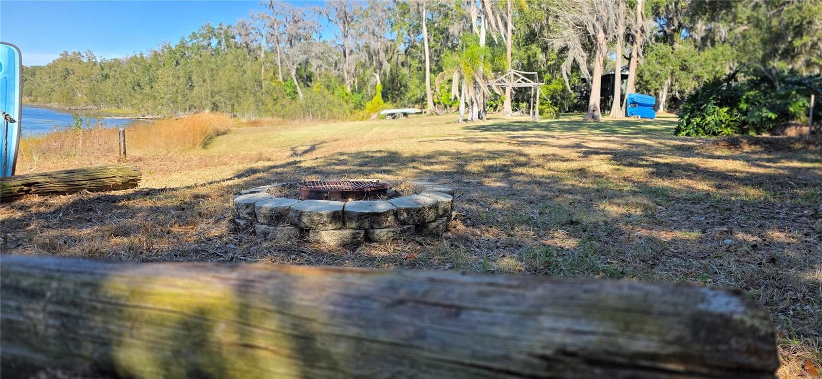 Firepit on the lake - 9906 GUNN HWY, ODESSA