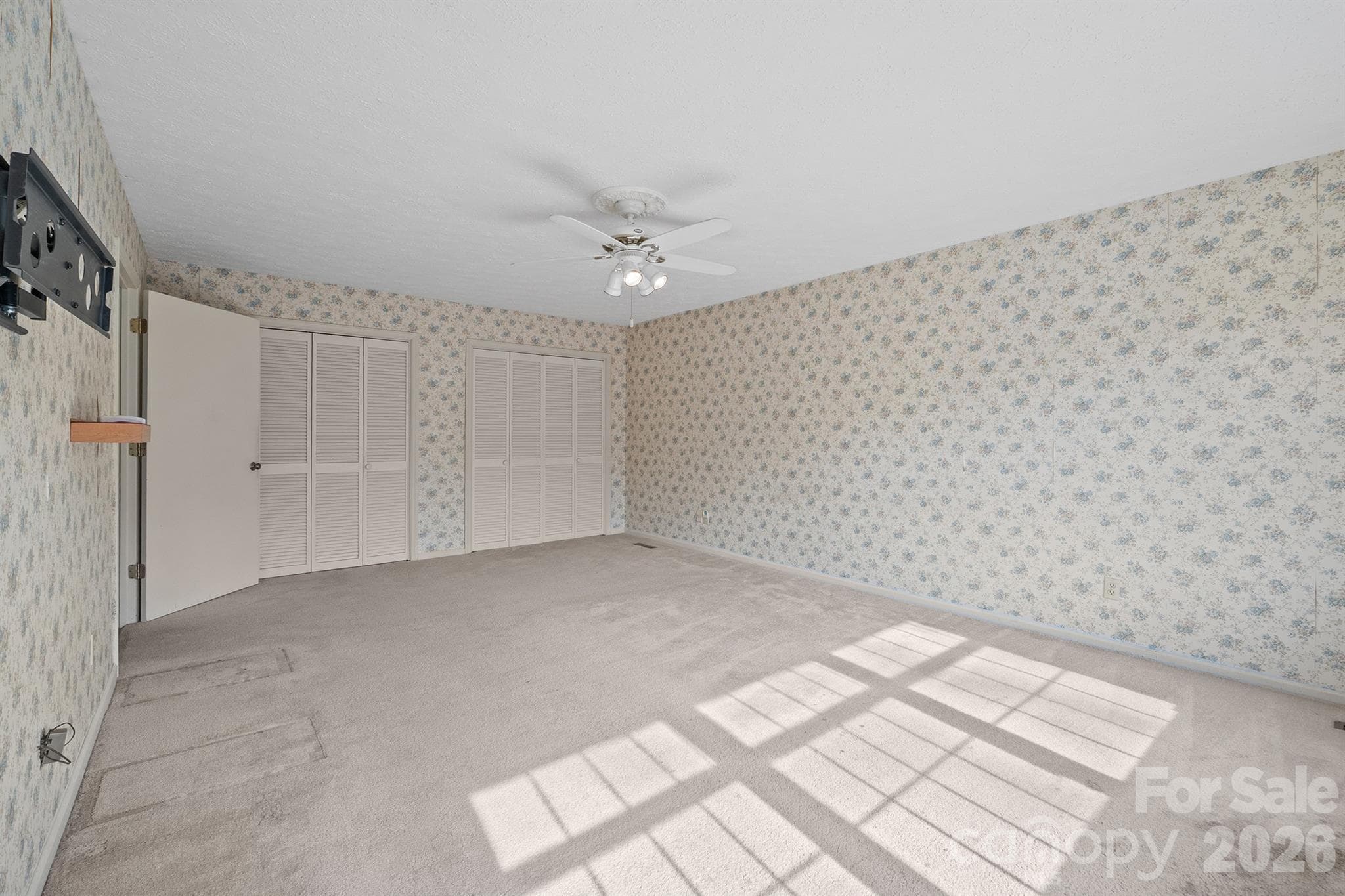 Single Family Residence at 2153 S Fork Drive, Morganton, photo 8 of 48