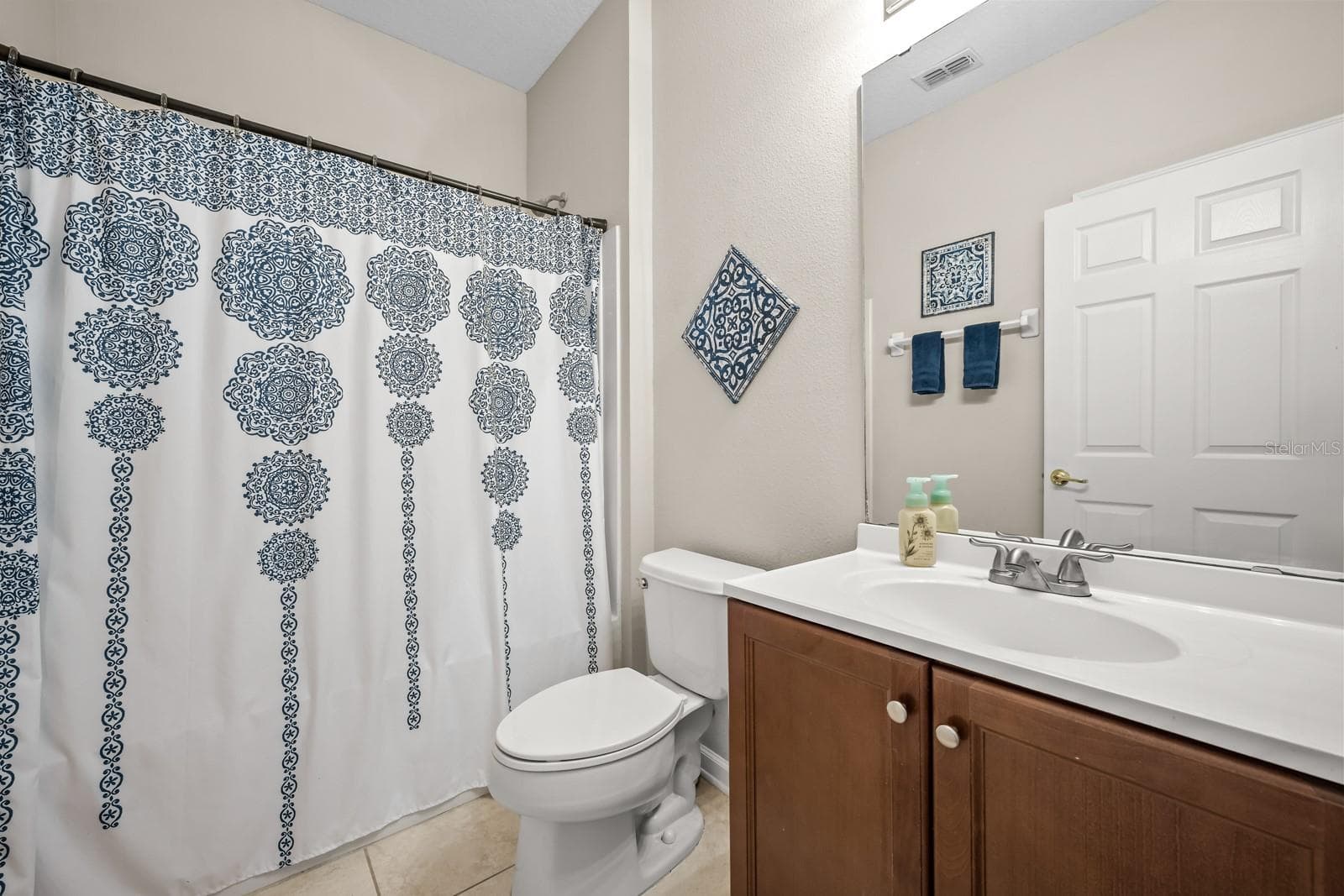 Townhouse at 466 WOODED CROSSING CIR, ST AUGUSTINE, photo 11 of 98