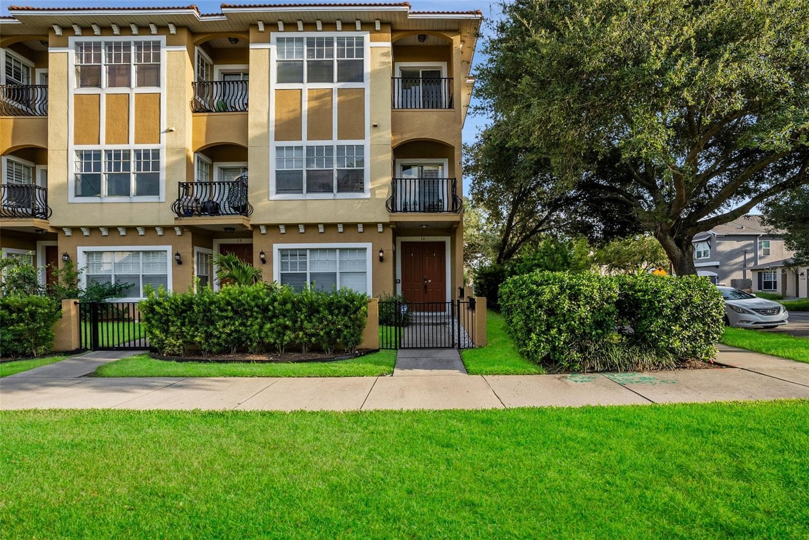 111 N ALBANY AVE #16
