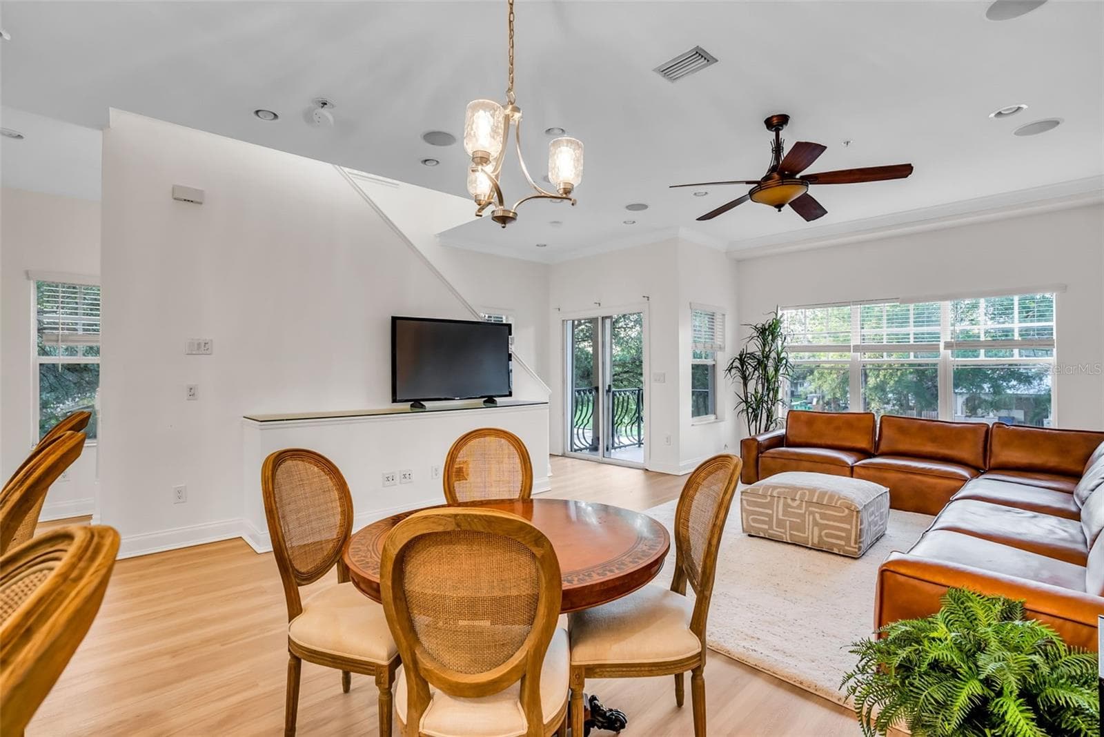 DINING AREA - 111 N ALBANY AVE #16, TAMPA