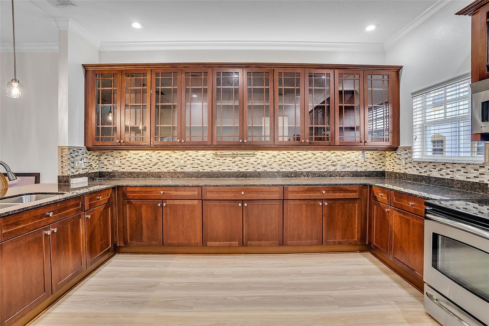 ROOM FOR EXTRA ISLAND IN KITCHEN - 111 N ALBANY AVE #16, TAMPA