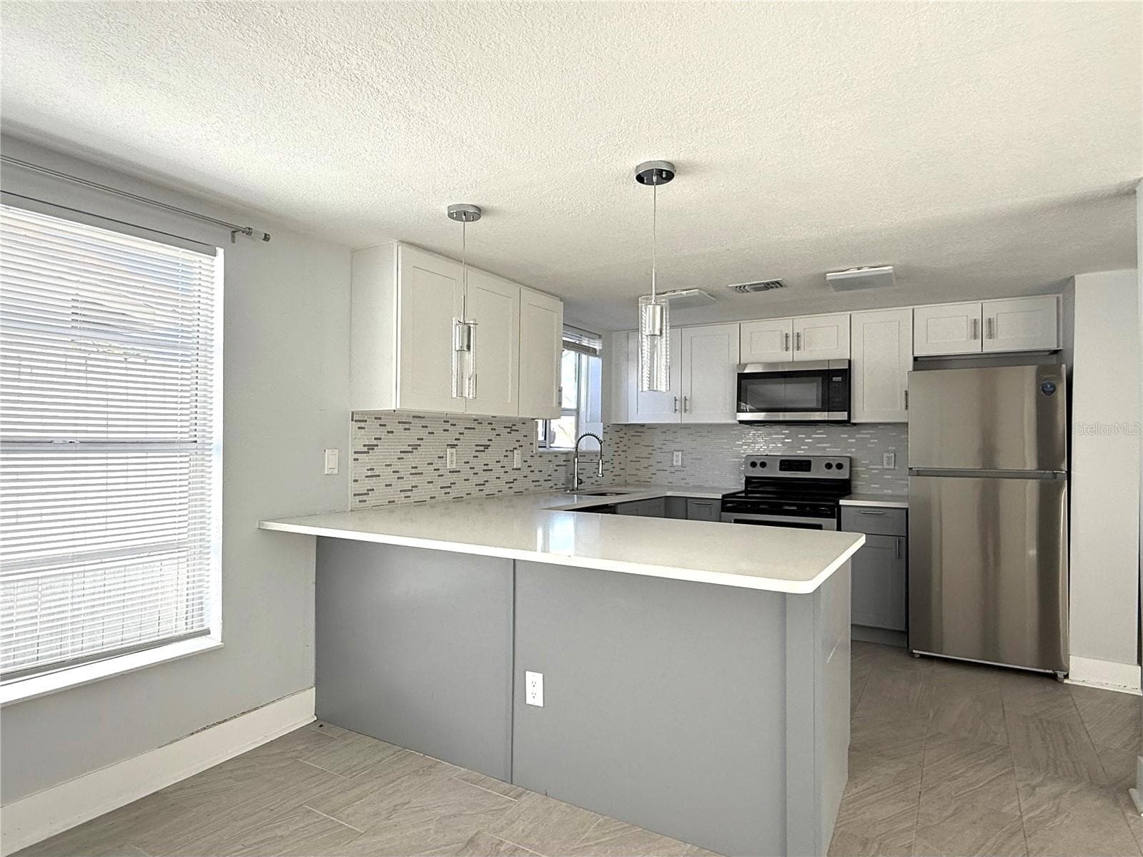 Single Family Residence at 26 HIBISCUS DR, ORMOND BEACH, photo 4 of 12