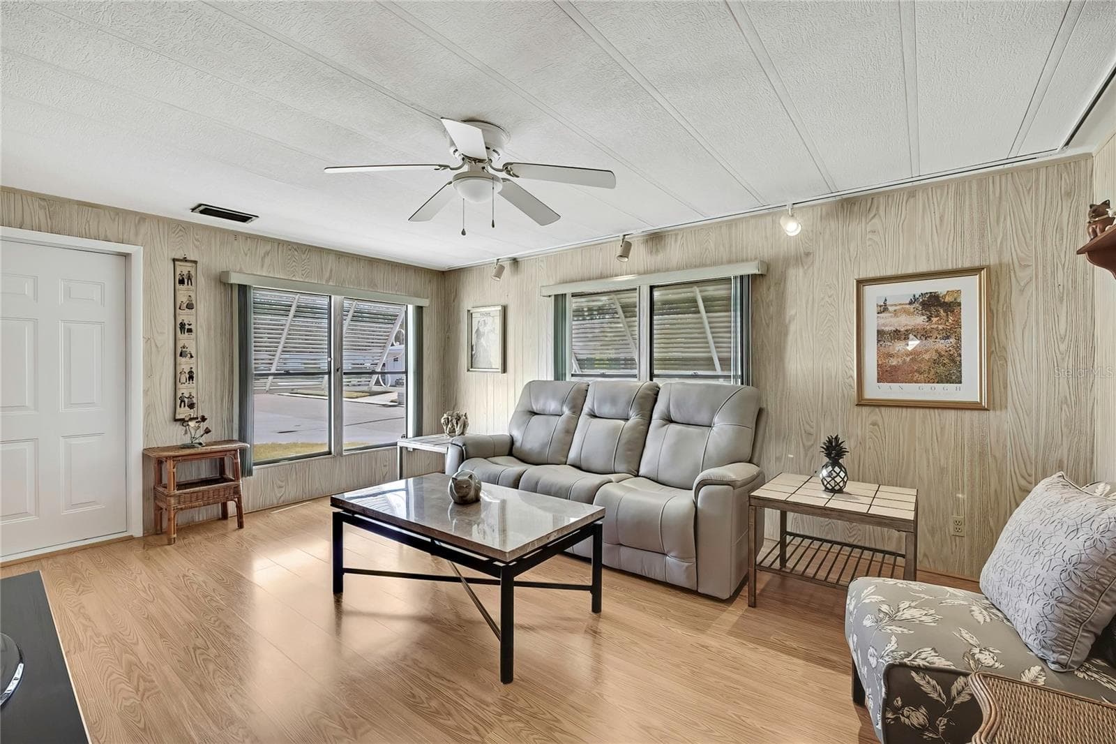 Manufactured Home at 3141 NANTUCKET DR, HOLIDAY, photo 5 of 38