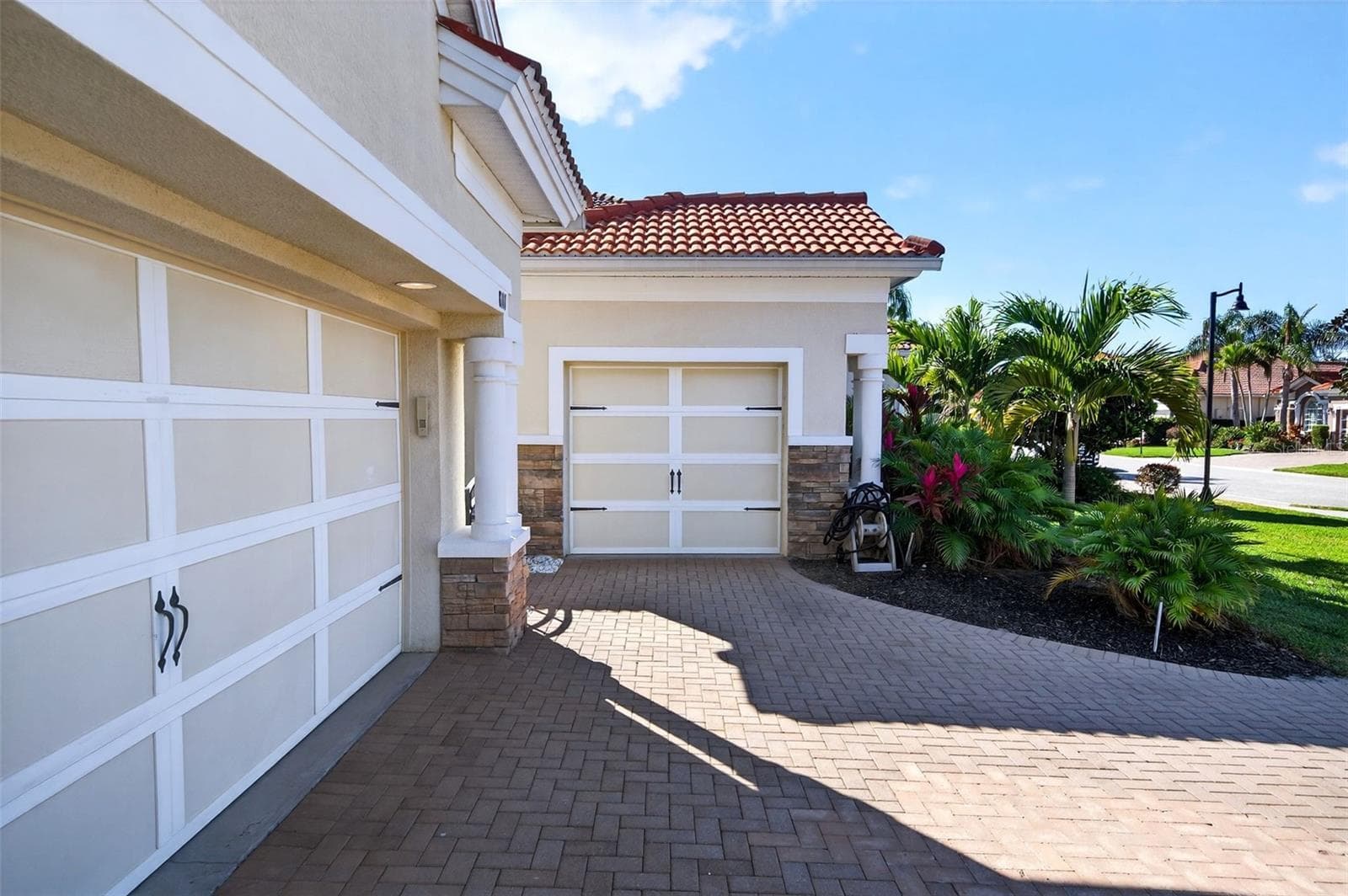 Single Family Residence at 8111 SANTA ROSA CT, SARASOTA, photo 10 of 97