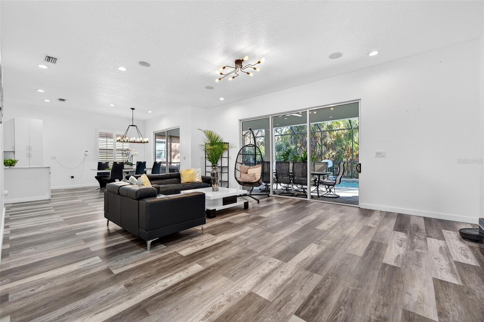 Living Room Main - 8111 SANTA ROSA CT, SARASOTA