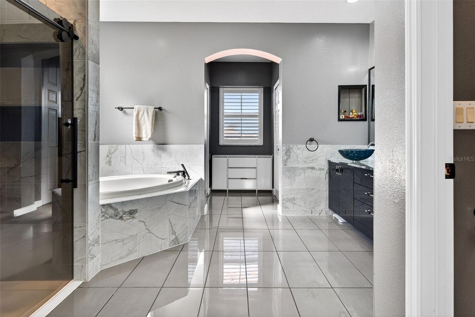Master Bathroom - 8111 SANTA ROSA CT, SARASOTA