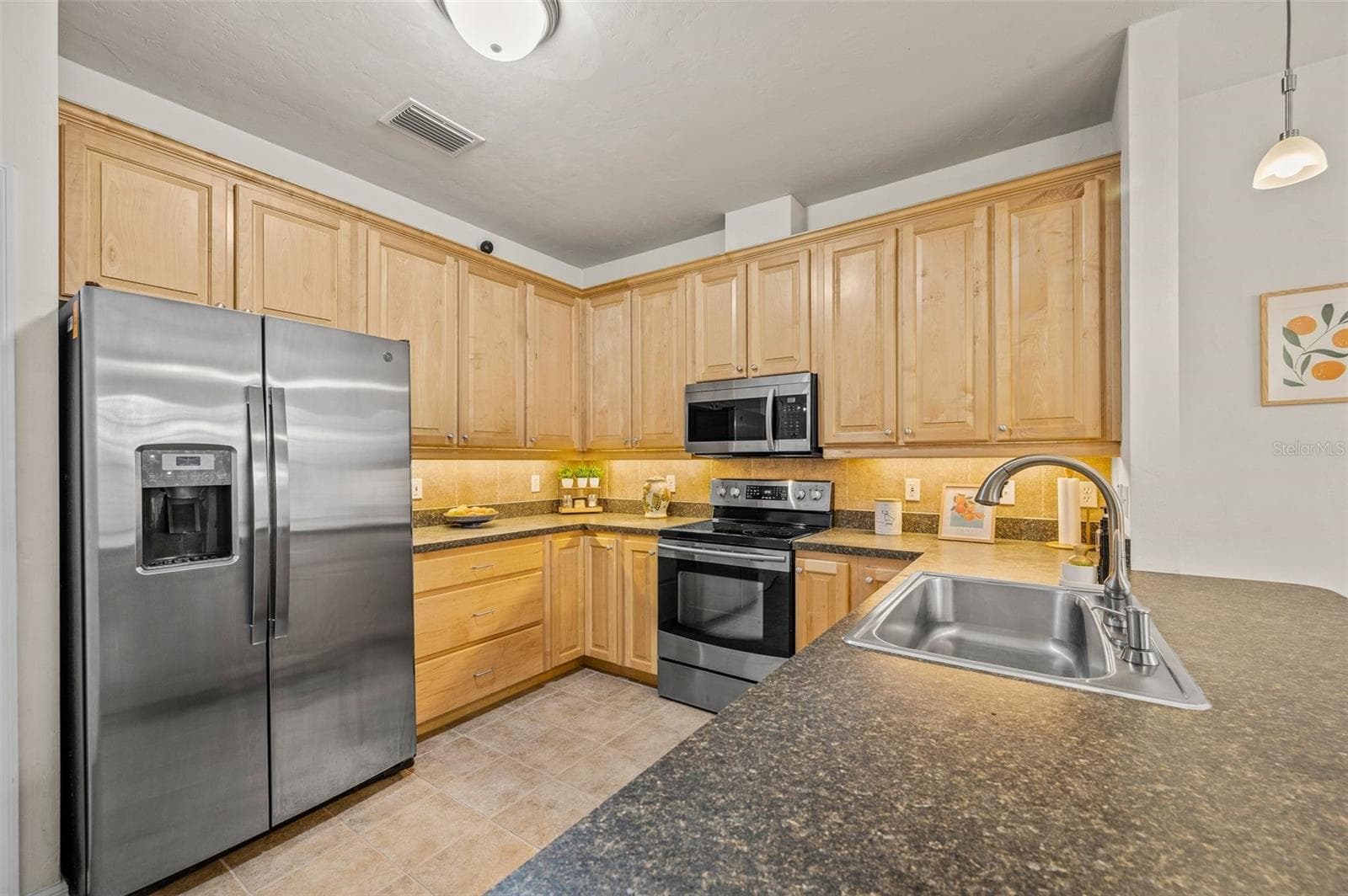 Stainless steel appliances - 11550 NW 17TH PL, GAINESVILLE